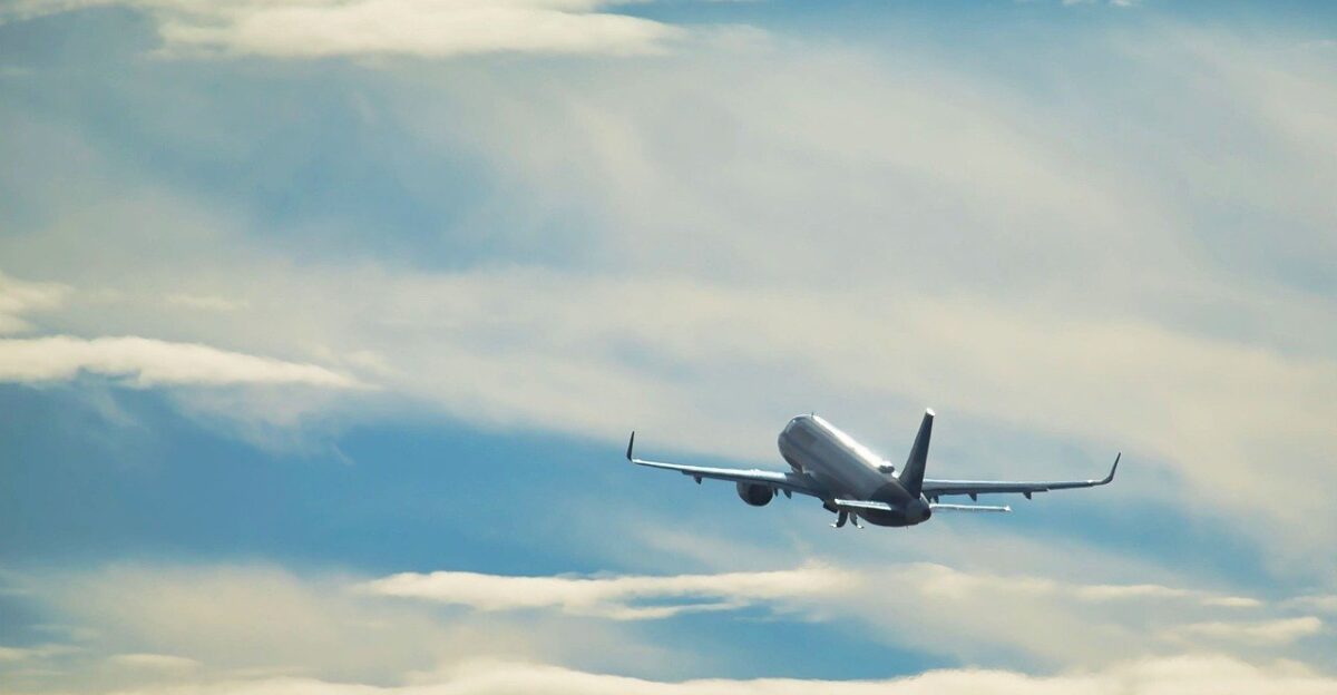 aircraft flying flight full hd wallpaper 4k wallpaper 1920x1080 4k wallpaper free wallpaper free background hd wallpaper take-off transport laptop wallpaper cool backgrounds travel beautiful wallpaper wallpaper hd airline background windows wallpaper desktop backgrounds mac wallpaper wallpaper 4k wallpaper