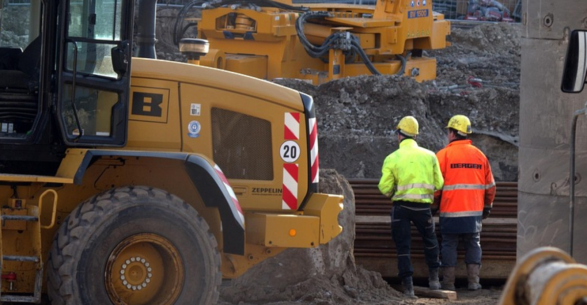 construction site, engineer, construction machinery, construction worker, helmet, construction manager, construction manager, construction manager, construction manager, construction manager, construction manager